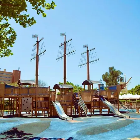 Terrazas De Miramar, Castillo *