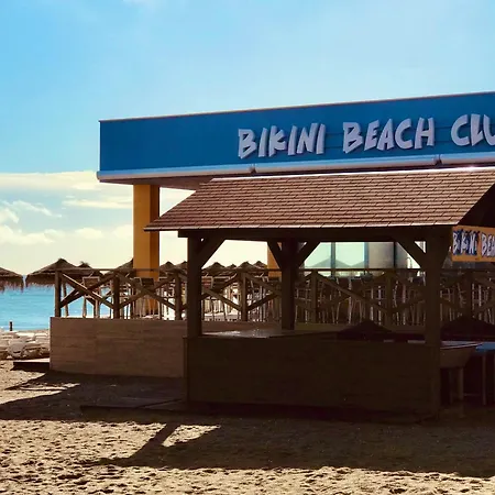 Terrazas De Miramar, Castillo アパート