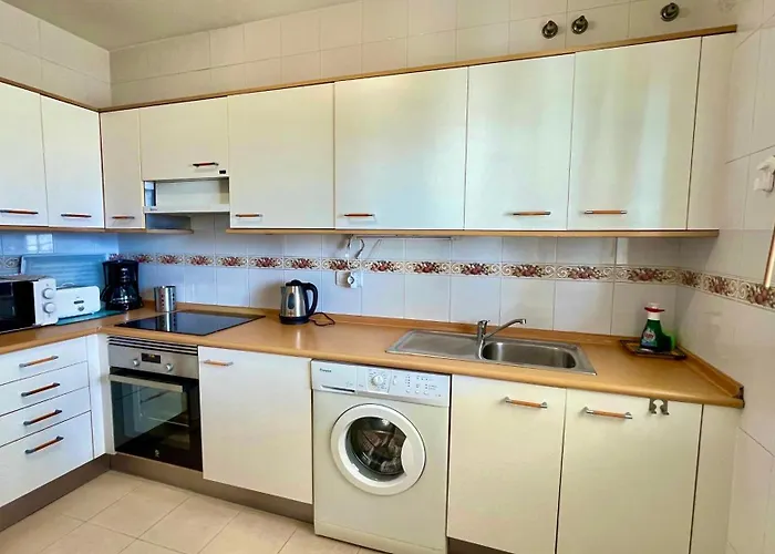 Terrazas De Miramar, Castillo *